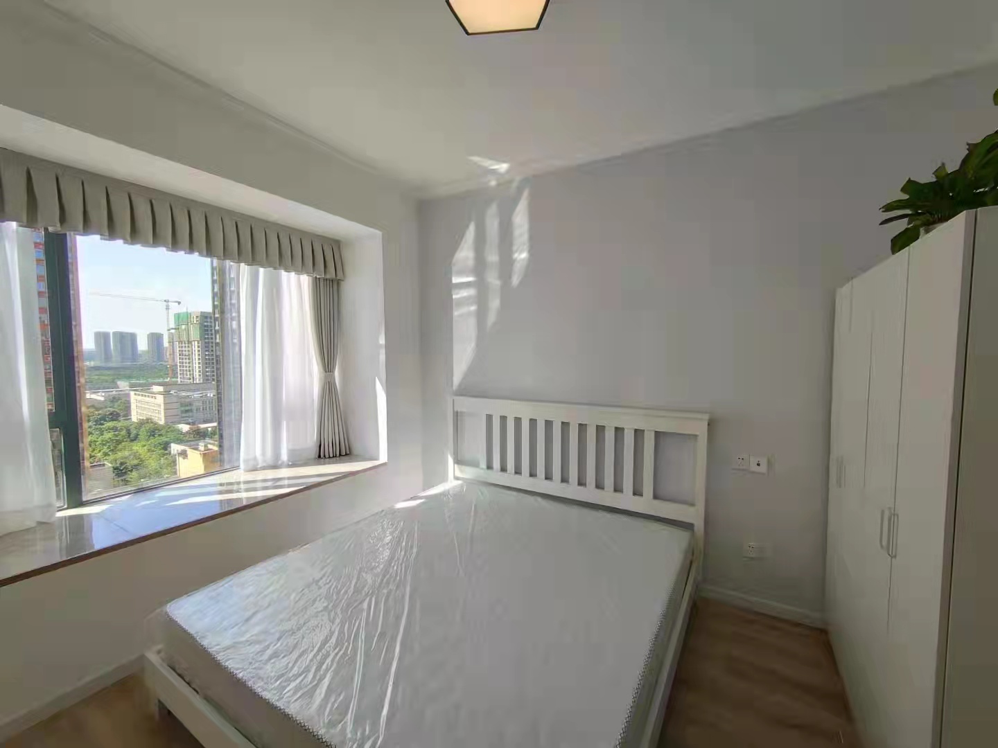 中铁骑士府邸 4室1厅2卫 3300.0元/月 中铁骑士府邸 4室1厅2卫 3300.0元/月室内图