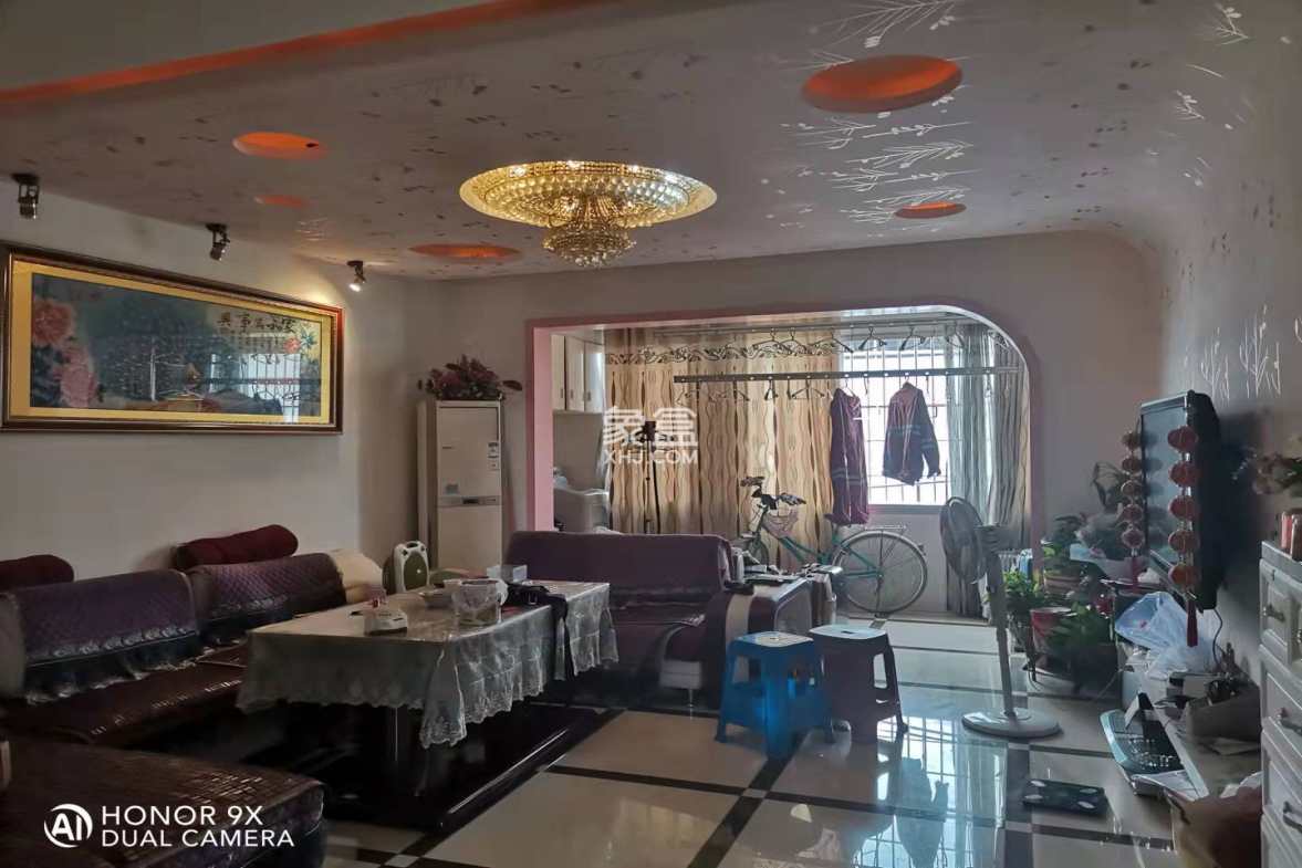 TOP尚都(拓步尚都)  3室2厅2卫    69.8万 TOP尚都(拓步尚都)  3室2厅2卫    69.8万客厅