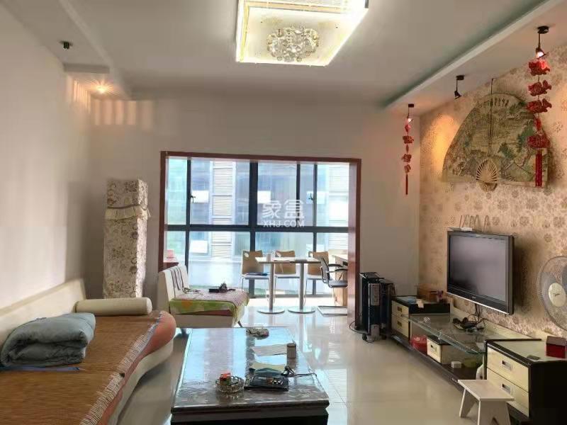 香山美境 3室2厅2卫 68.0万 香山美境 3室2厅2卫 68.0万客厅