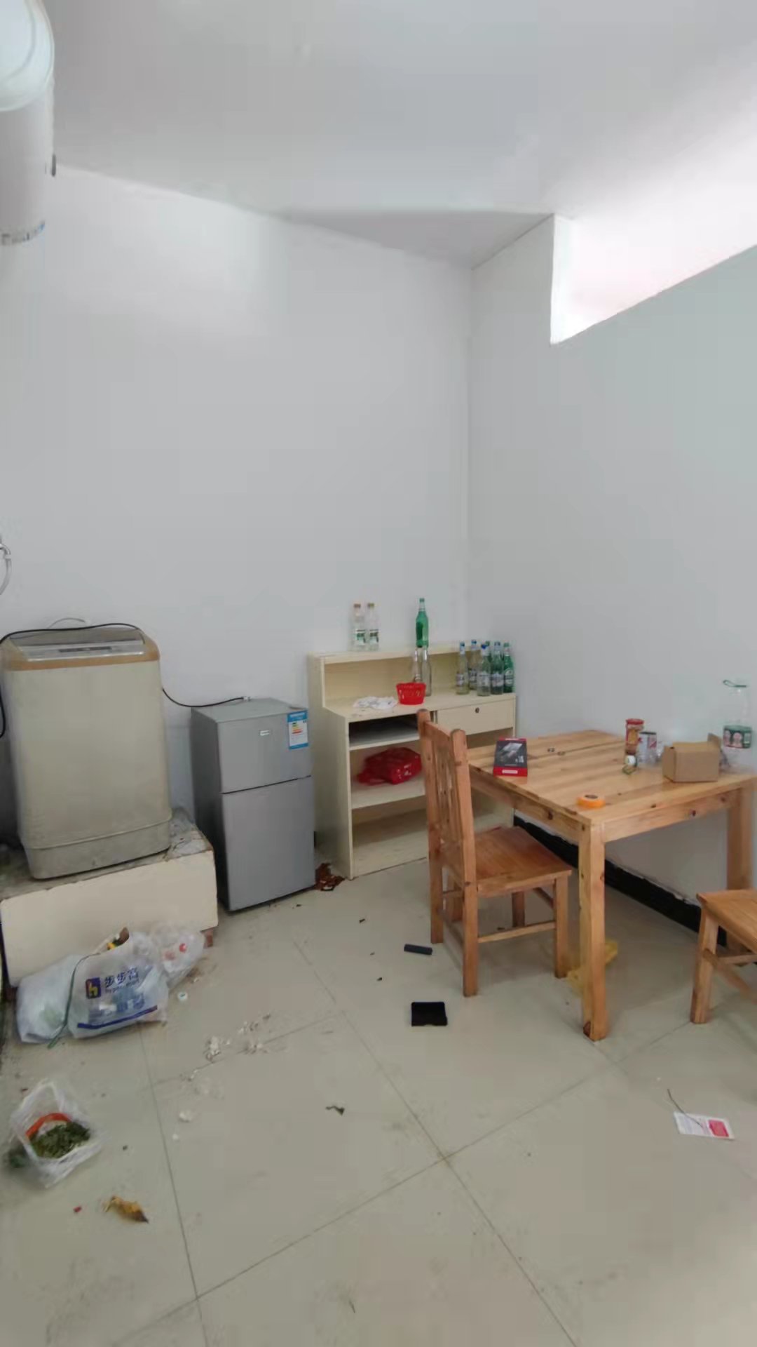 金园小区 1室1厅1卫 700.0元/月 金园小区 1室1厅1卫 700.0元/月室内图