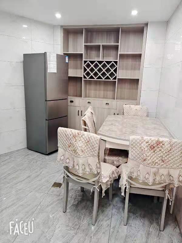 冠都现代城(冠都幸福彼岸)  3室2厅2卫    2000.0元/月 冠都现代城(冠都幸福彼岸)  3室2厅2卫    2000.0元/月室内图