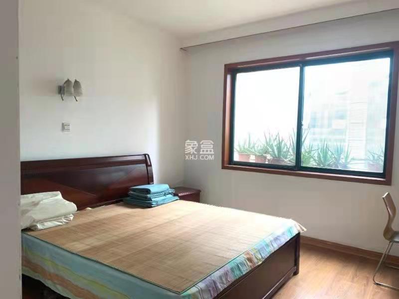 香山美境 3室2厅2卫 68.0万 香山美境 3室2厅2卫 68.0万客厅