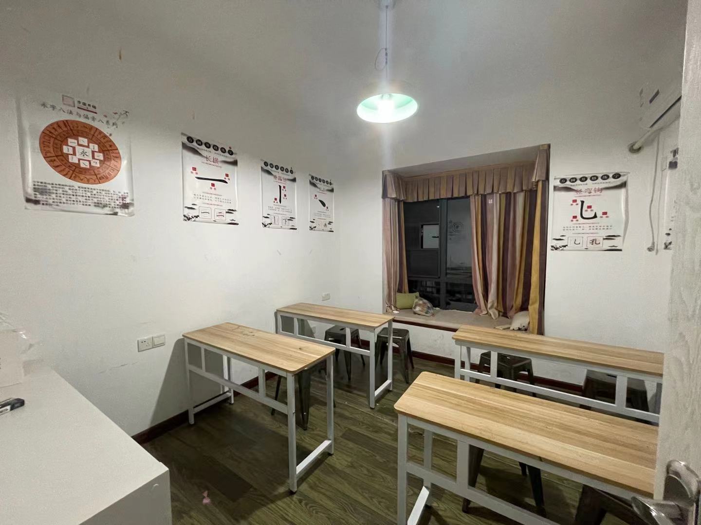 华晨御园 4室2厅2卫 3500.0元/月 华晨御园 4室2厅2卫 3500.0元/月室内图