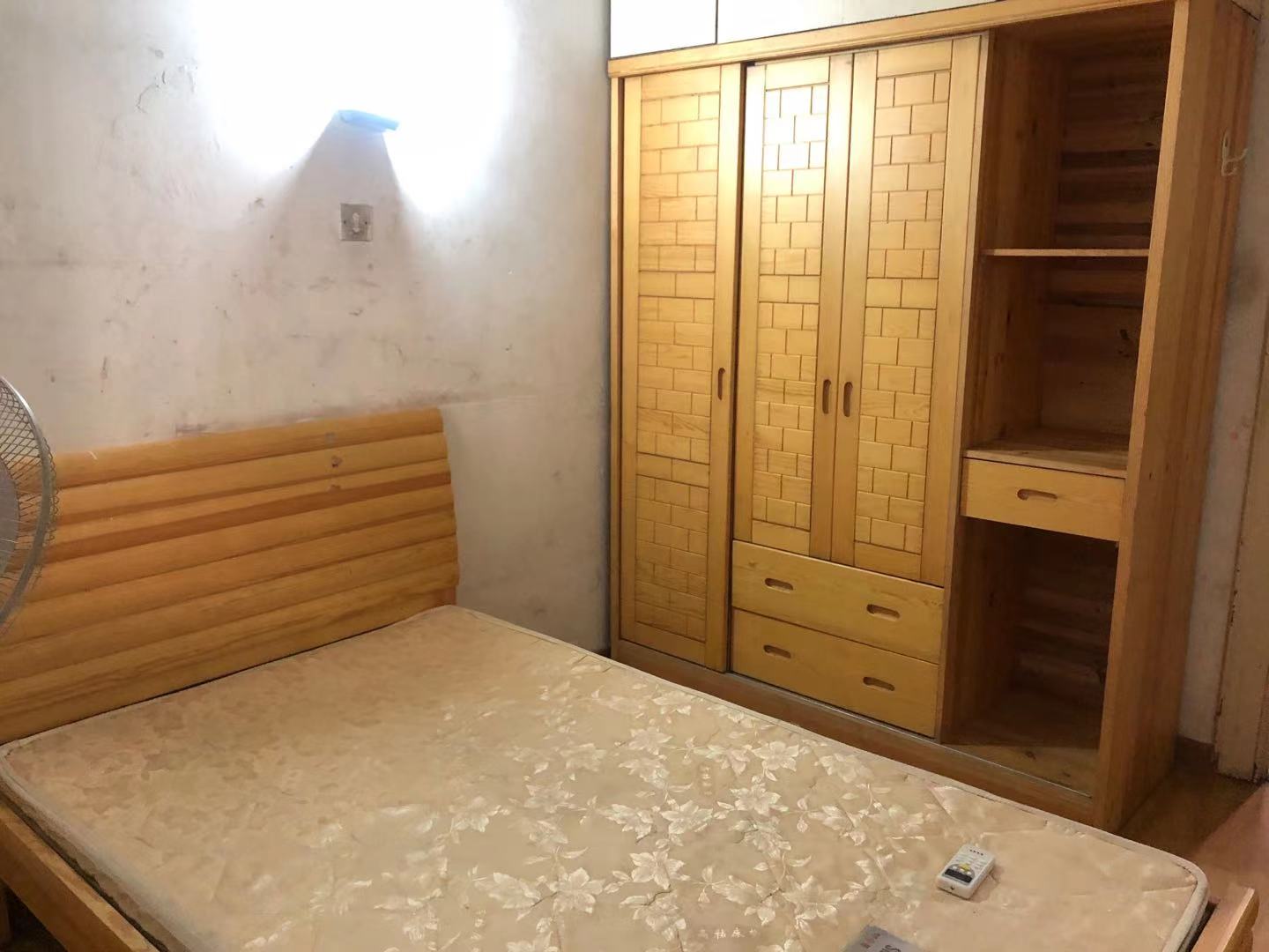 青少年宫  3室2厅1卫   1200.00元/月室内图