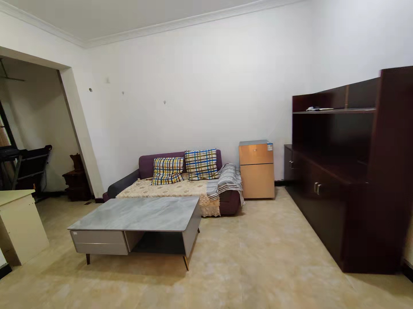 南湖春天  1室1厅1卫    1500.0元/月 南湖春天  1室1厅1卫    1500.0元/月室内图