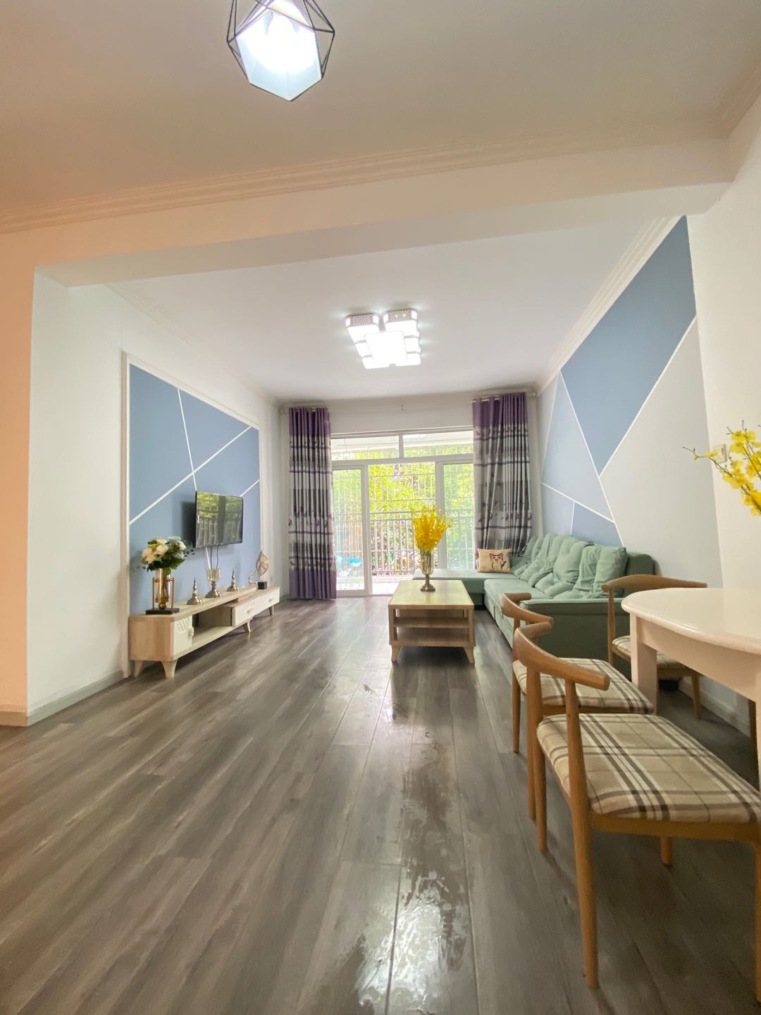 南湖春天  3室2厅2卫    2750.0元/月 南湖春天  3室2厅2卫    2750.0元/月户型图