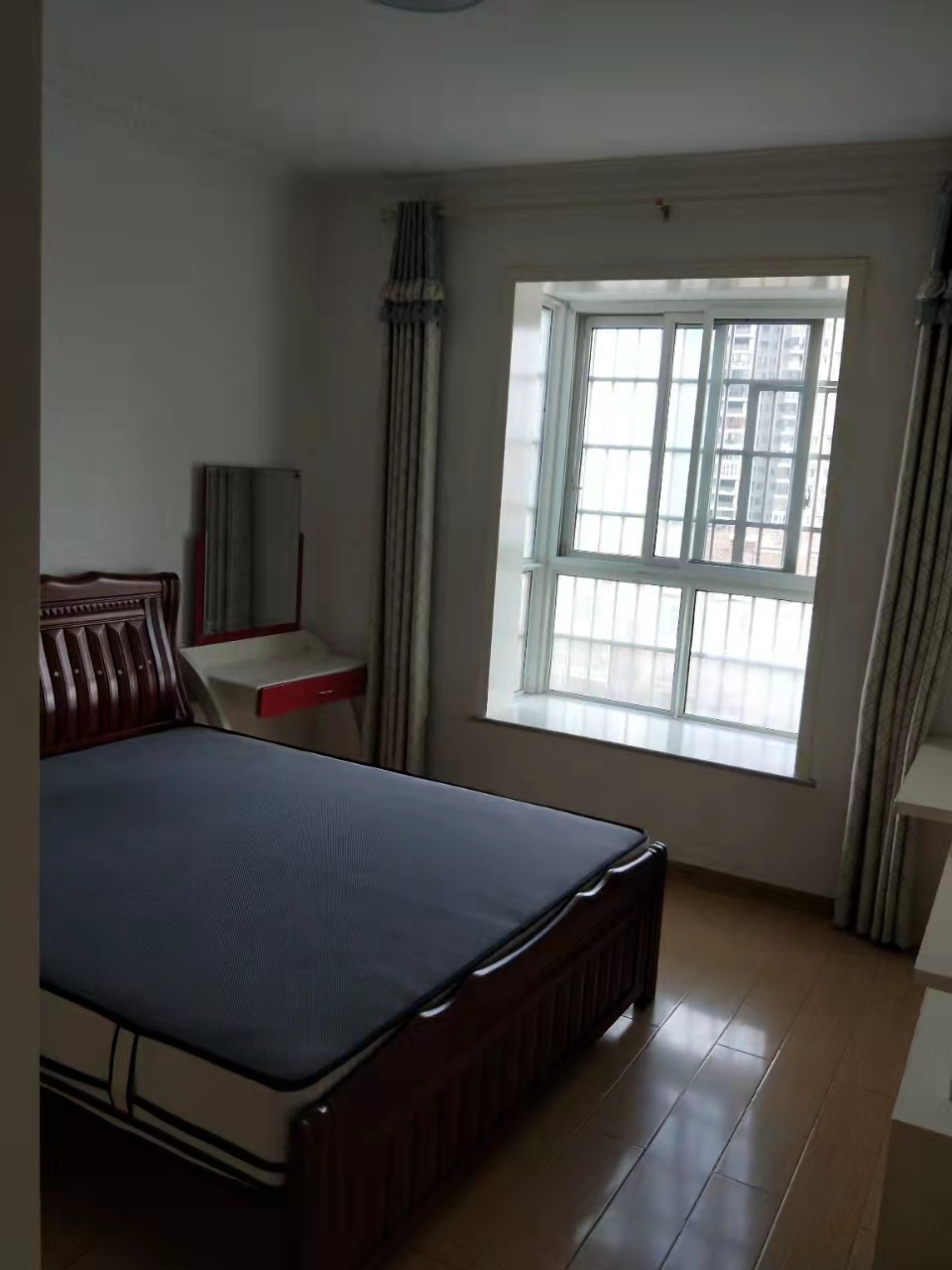 山水名苑  3室2厅2卫    88.8万 山水名苑  3室2厅2卫    88.8万卧室