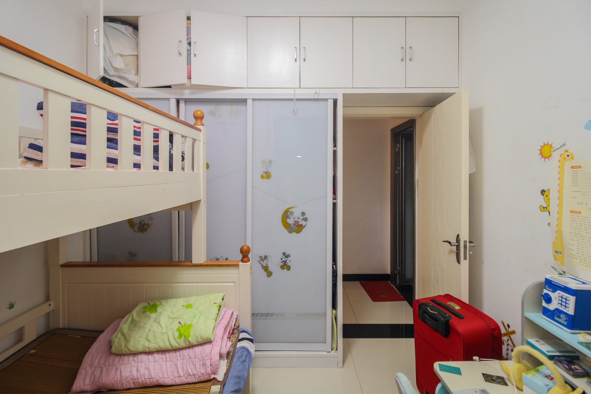 三景华御 2室2厅1卫 60.0万 三景华御 2室2厅1卫 60.0万卧室