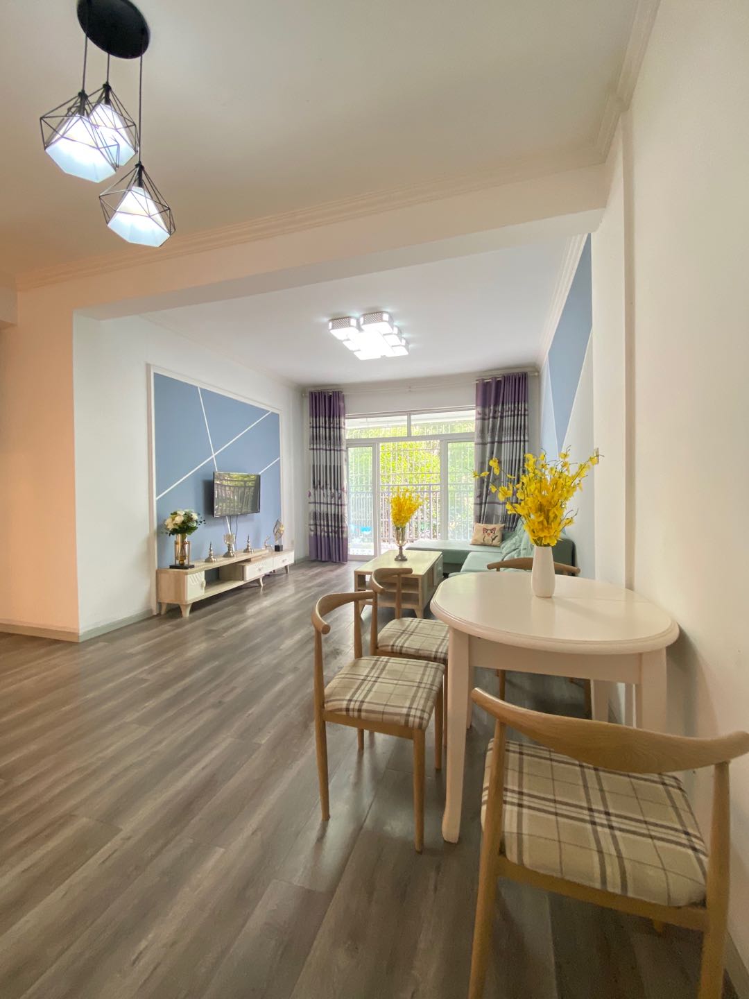 南湖春天  3室2厅2卫    2750.0元/月 南湖春天  3室2厅2卫    2750.0元/月室内图