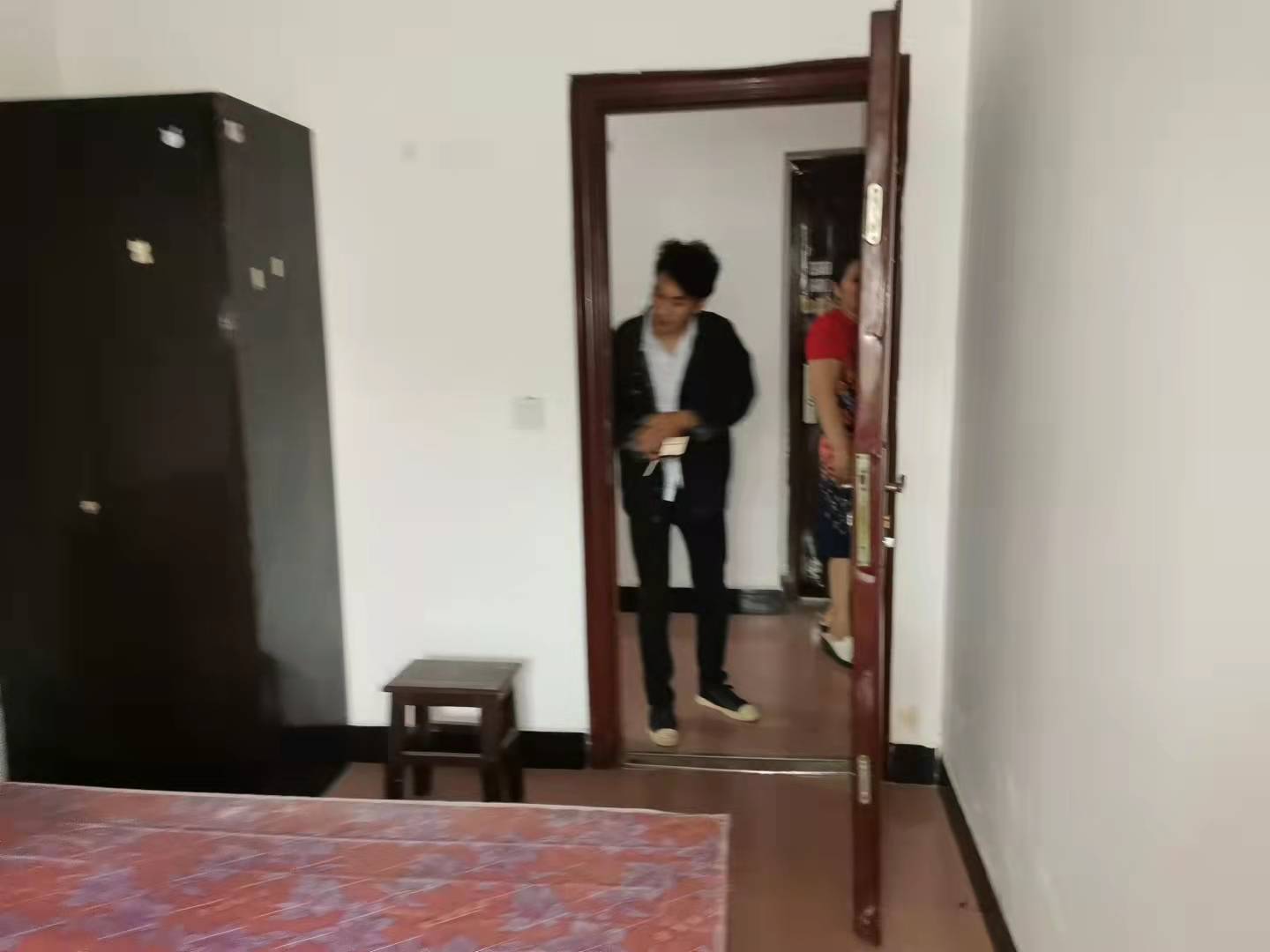 羊舞岭小区  1室1厅1卫    350.0元/月 羊舞岭小区  1室1厅1卫    350.0元/月室内图