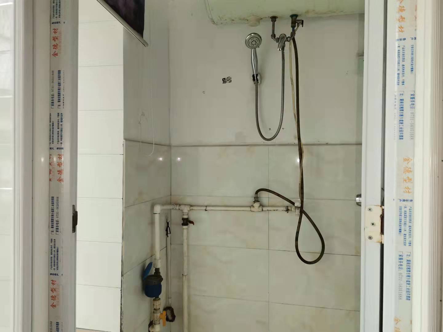 羊舞岭小区  1室1厅1卫    350.0元/月 羊舞岭小区  1室1厅1卫    350.0元/月室内图