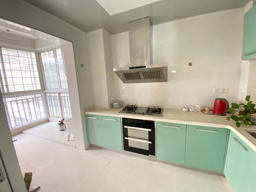 高尔夫紫龙郡 3室2厅2卫 2800.0元/月 高尔夫紫龙郡 3室2厅2卫 2800.0元/月室内图