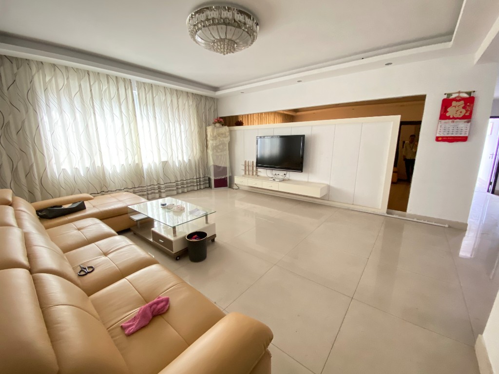 高尔夫紫龙郡 3室2厅2卫 2800.0元/月 高尔夫紫龙郡 3室2厅2卫 2800.0元/月室内图