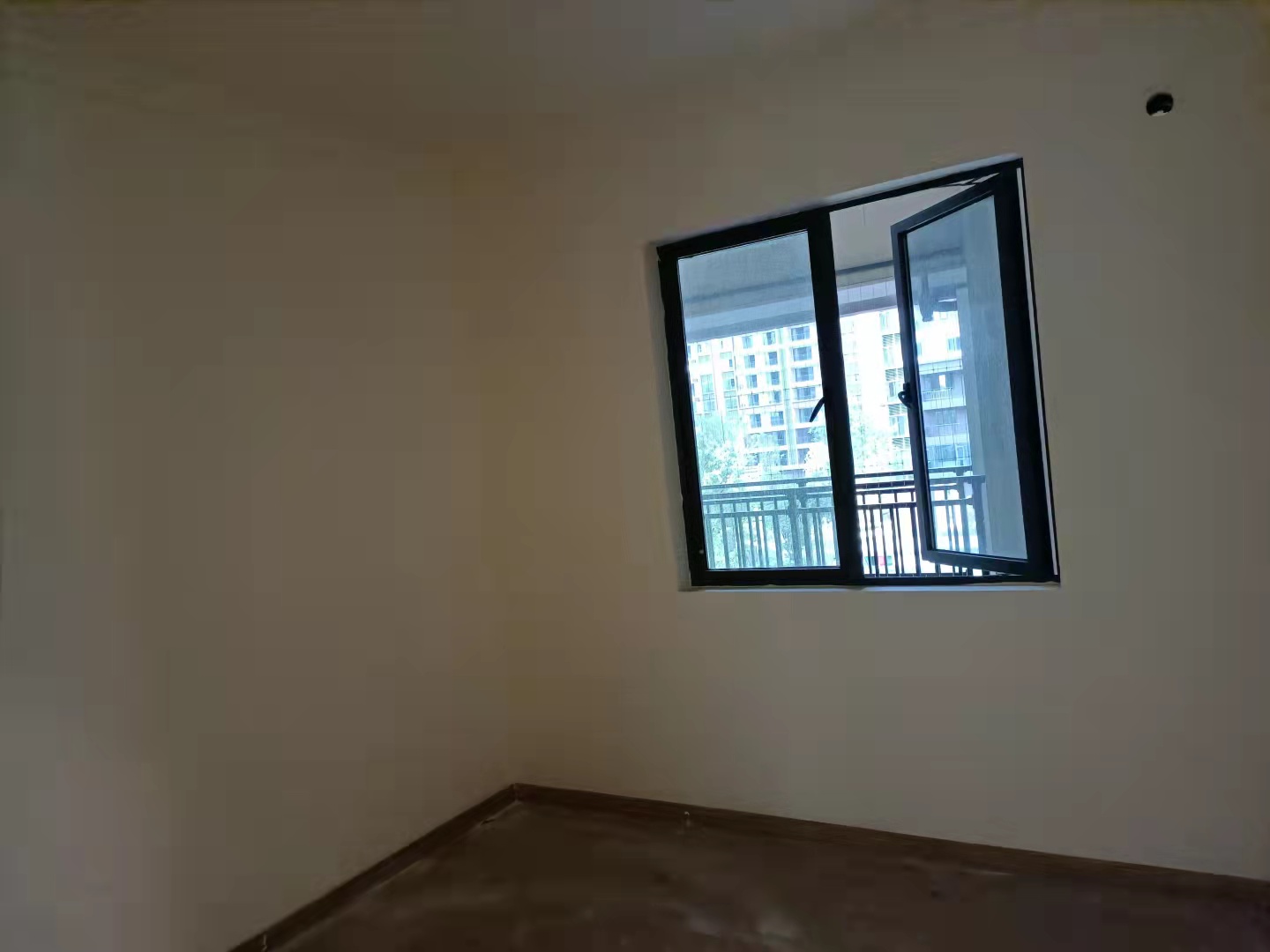 碧桂园梓山府 3室2厅2卫 2500.0元/月 碧桂园梓山府 3室2厅2卫 2500.0元/月室内图