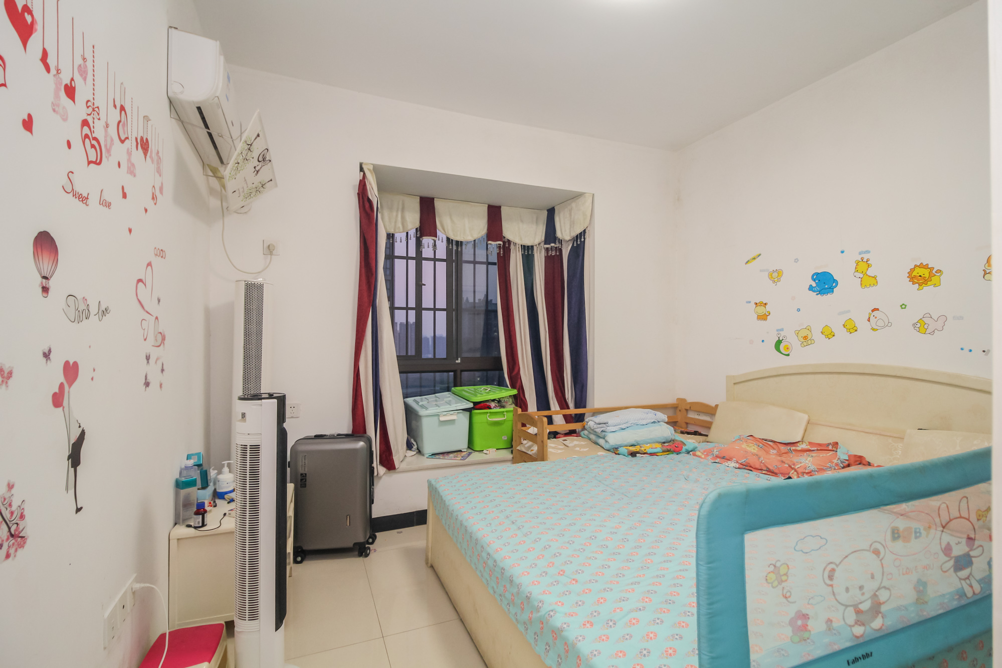 三景华御 2室2厅1卫 60.0万 三景华御 2室2厅1卫 60.0万卧室