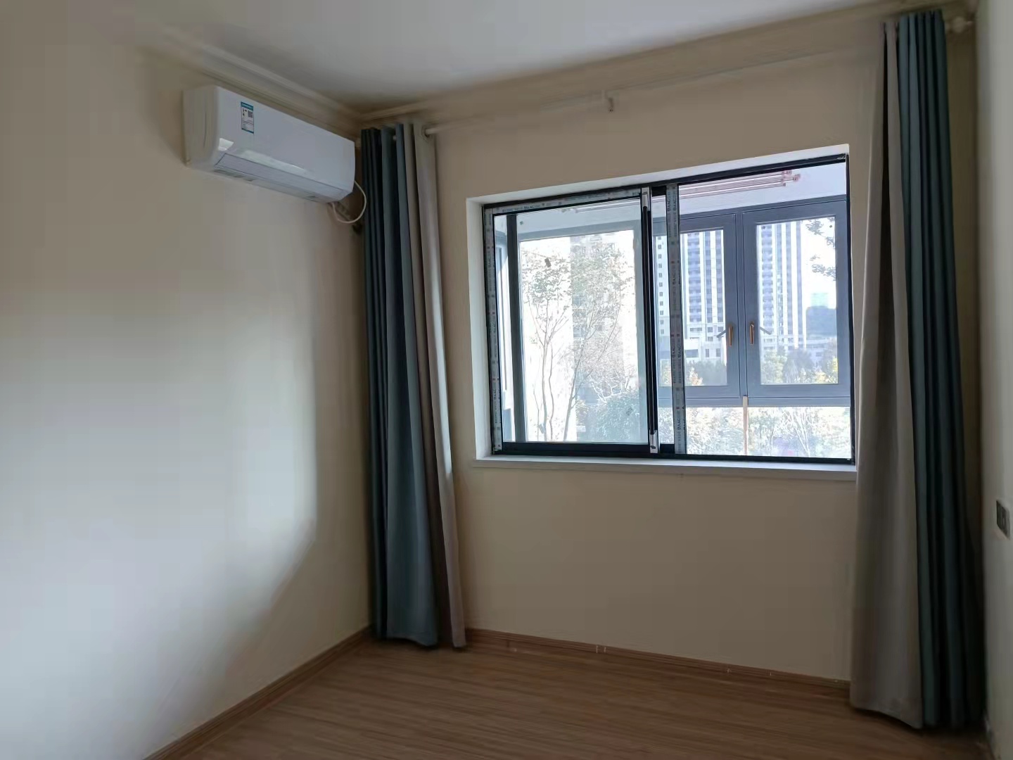 碧桂园梓山府 4室2厅1卫 3000.0元/月 碧桂园梓山府 4室2厅1卫 3000.0元/月室内图