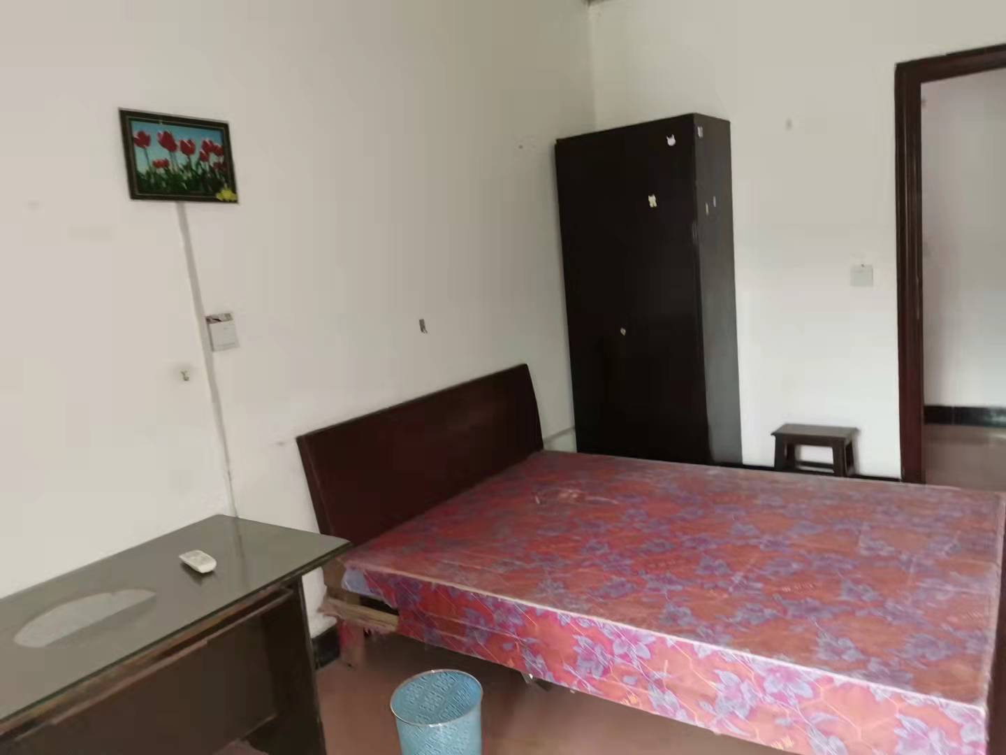 羊舞岭小区  1室1厅1卫    350.0元/月 羊舞岭小区  1室1厅1卫    350.0元/月室内图