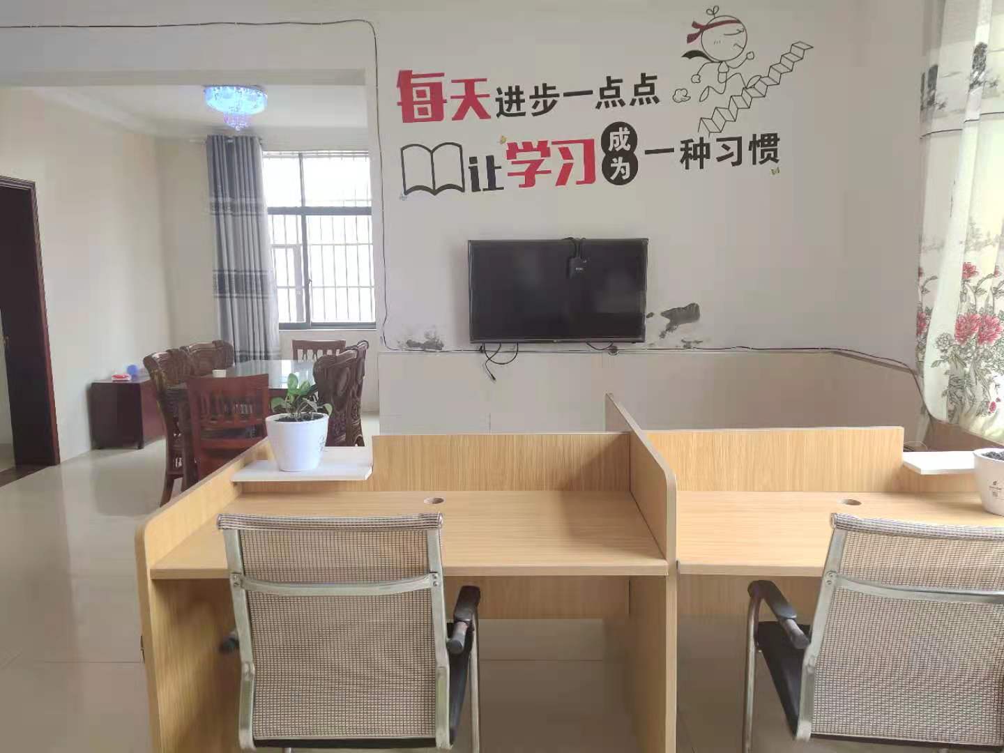 姚家湾刘家大屋小区  2室1厅2卫   1400.00元/月室内图