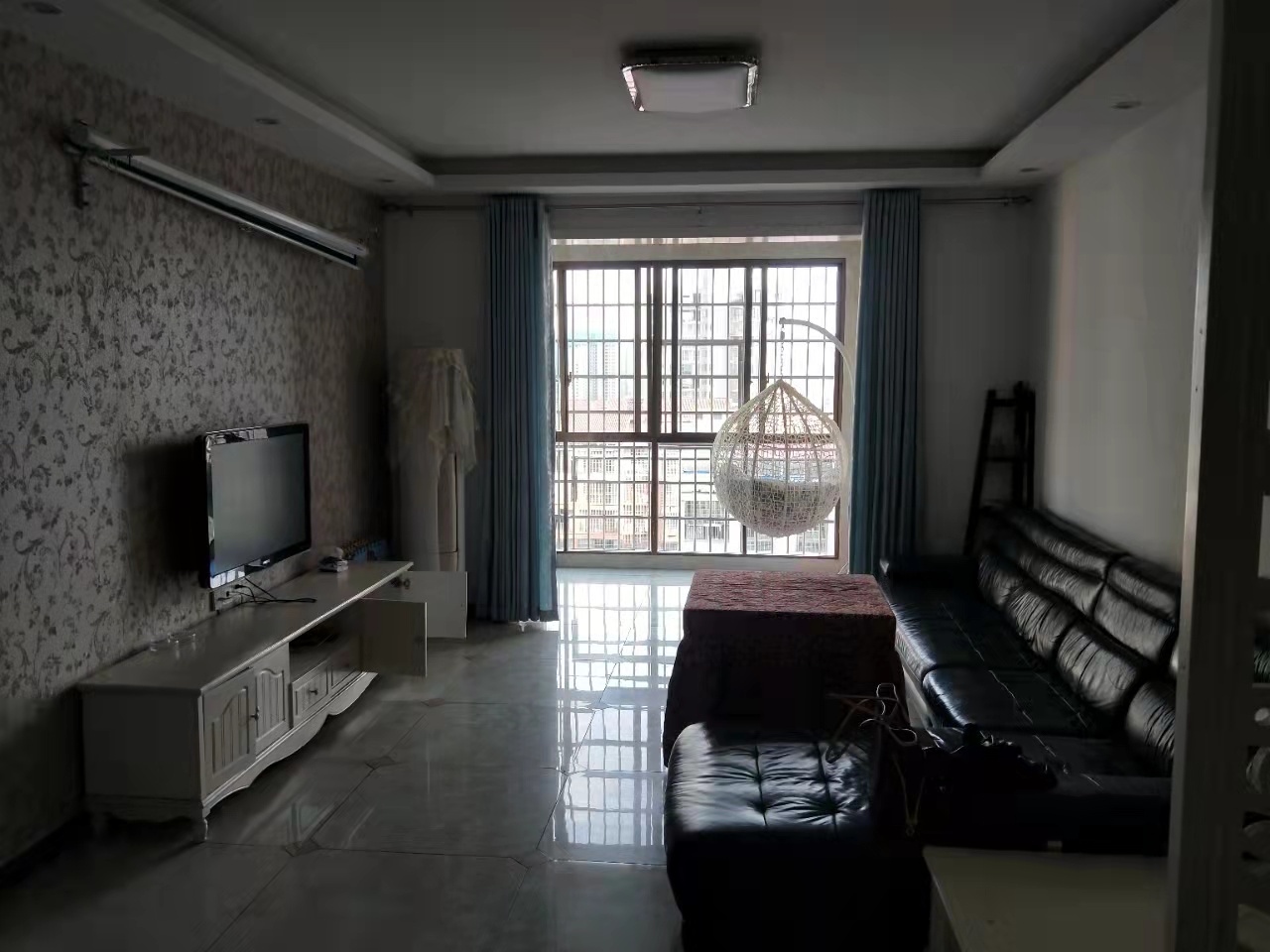 山水名苑  3室2厅2卫    88.8万 山水名苑  3室2厅2卫    88.8万客厅