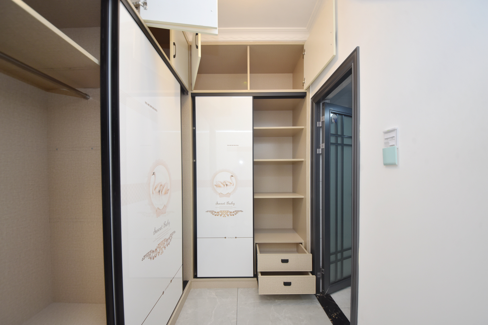 建鸿达华都（华都小户型及大华写字楼）  4室2厅1卫   378.00万阳台