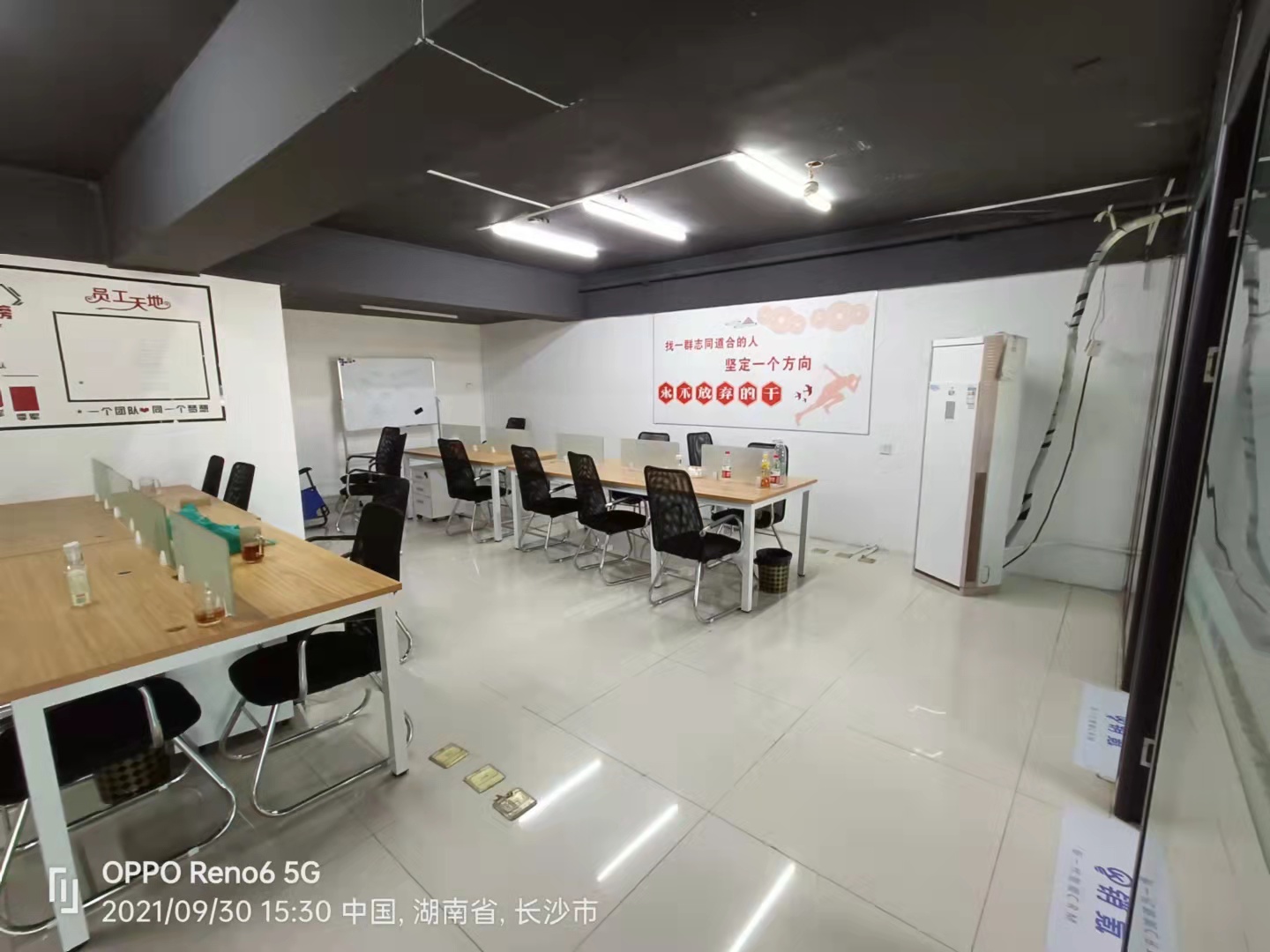 嘉盛国际广场 1室1厅1卫 9000.0元/月 嘉盛国际广场 1室1厅1卫 9000.0元/月室内图