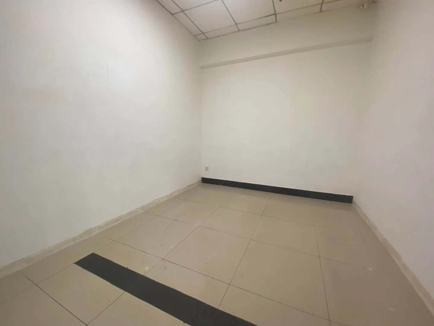 建鸿达华都（华都小户型及大华写字楼）  2室1厅1卫    5000.0元/月室内图
