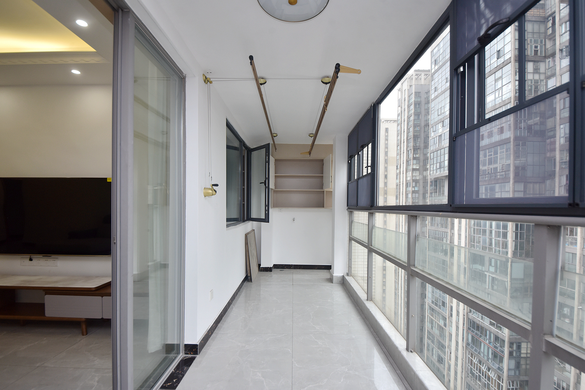 建鸿达华都（华都小户型及大华写字楼）  4室2厅1卫   378.00万阳台