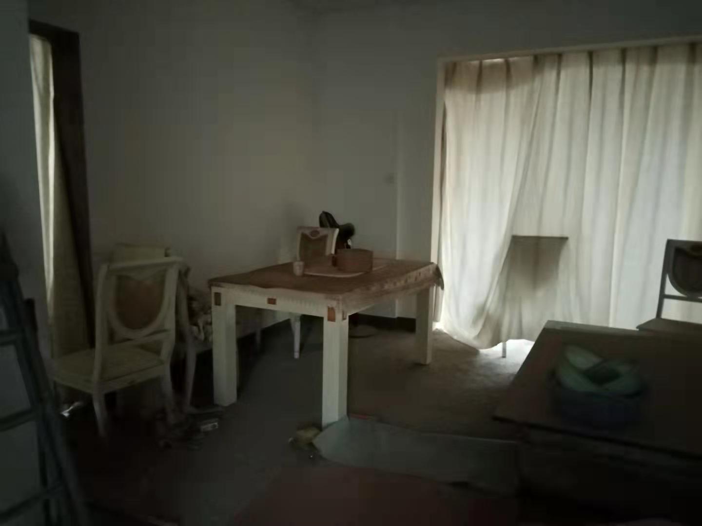 山水洲城华晨第一城 4室2厅2卫 1600.0元/月 山水洲城华晨第一城 4室2厅2卫 1600.0元/月室内图