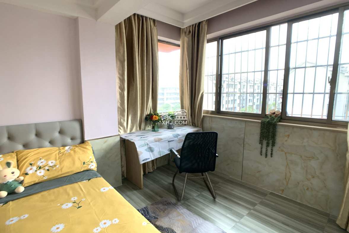 高岭小区 1室1厅1卫 1600.0元/月 高岭小区 1室1厅1卫 1600.0元/月室内图