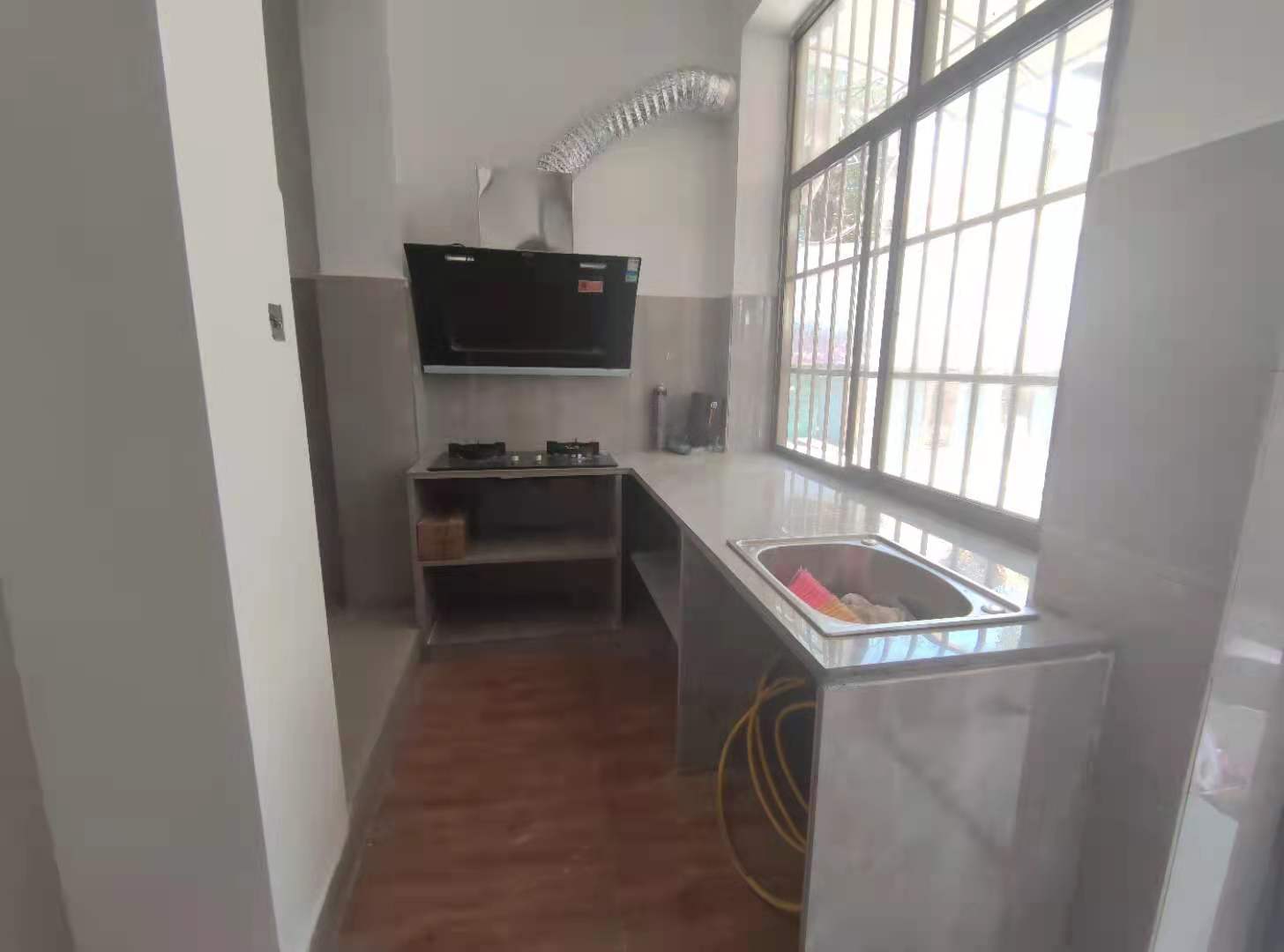 电业局三生活区 3室2厅2卫 1400.0元/月 电业局三生活区 3室2厅2卫 1400.0元/月室内图