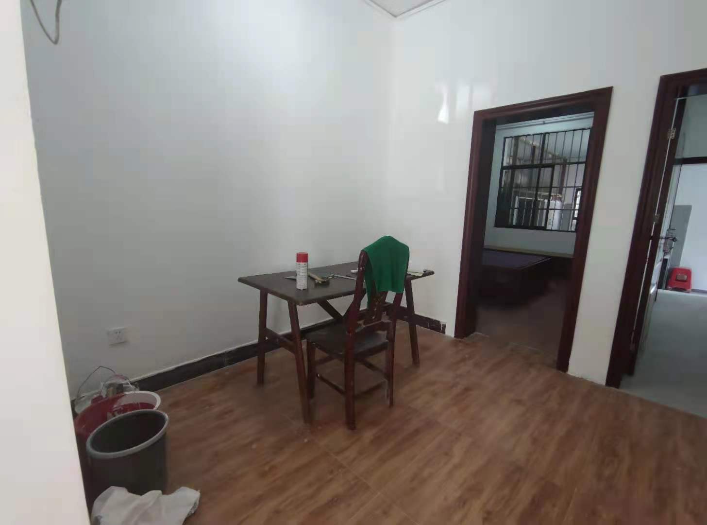 电业局三生活区 3室2厅2卫 1400.0元/月 电业局三生活区 3室2厅2卫 1400.0元/月室内图