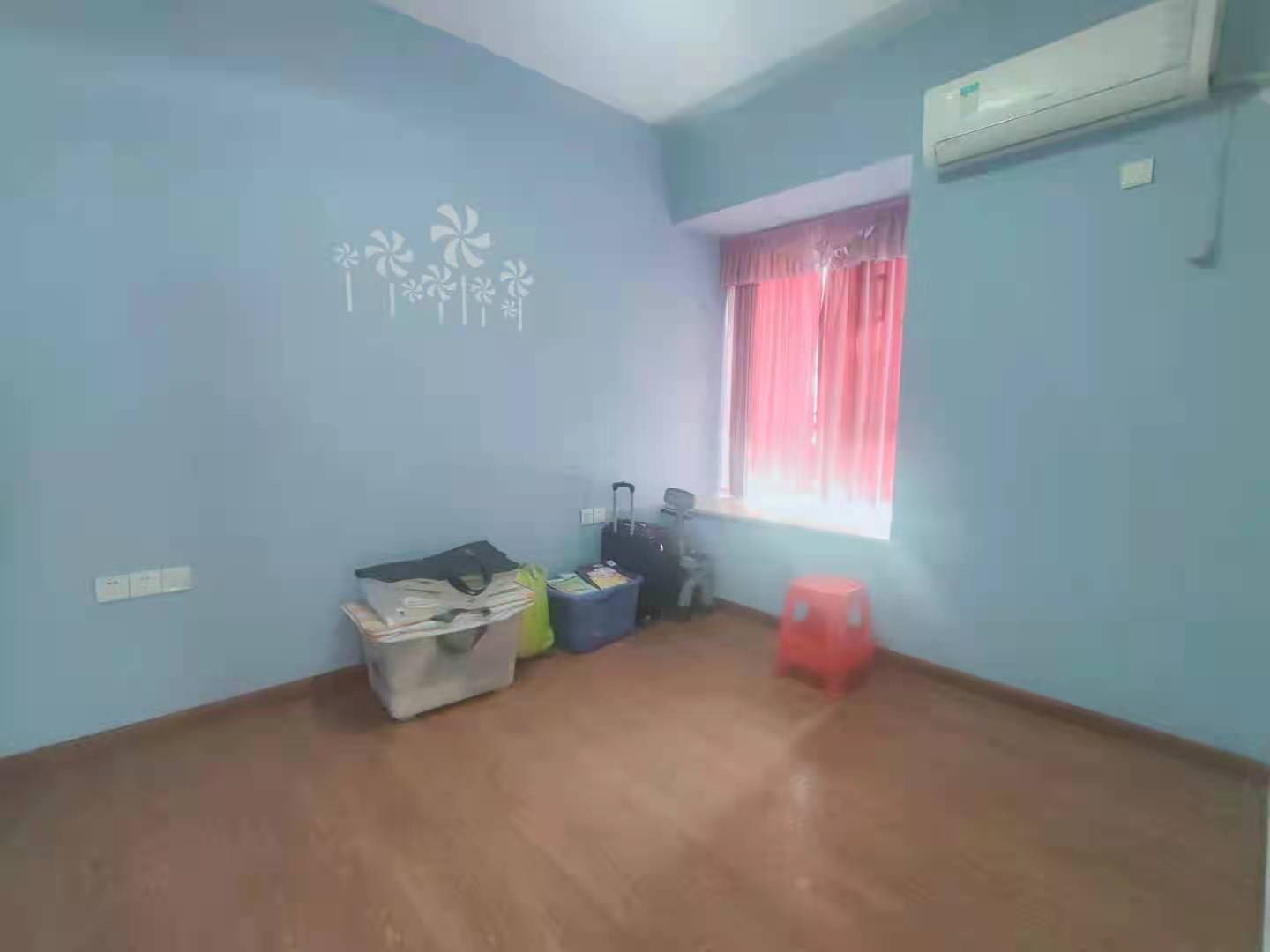 庐山春天二期曼城 3室2厅1卫 2600.0元/月 庐山春天二期曼城 3室2厅1卫 2600.0元/月室内图