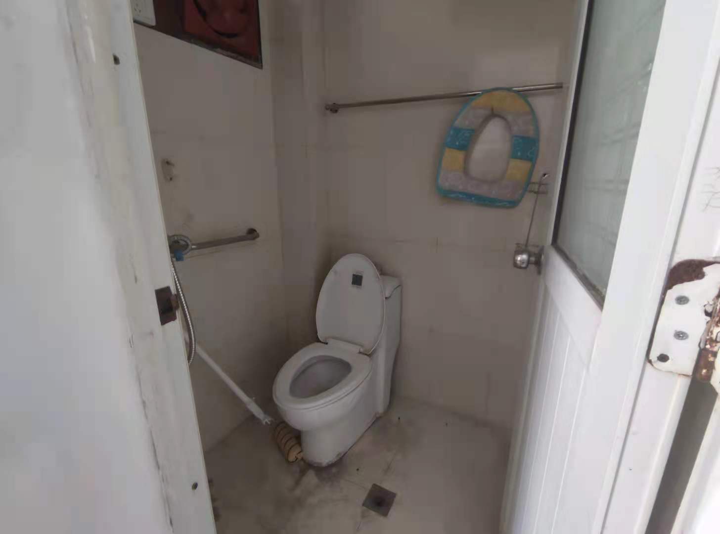 电业局三生活区 3室2厅2卫 1400.0元/月 电业局三生活区 3室2厅2卫 1400.0元/月室内图