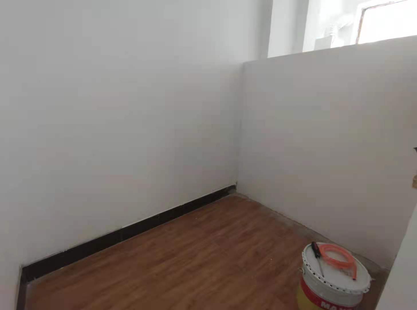 电业局三生活区  3室2厅2卫   1400.00元/月室内图