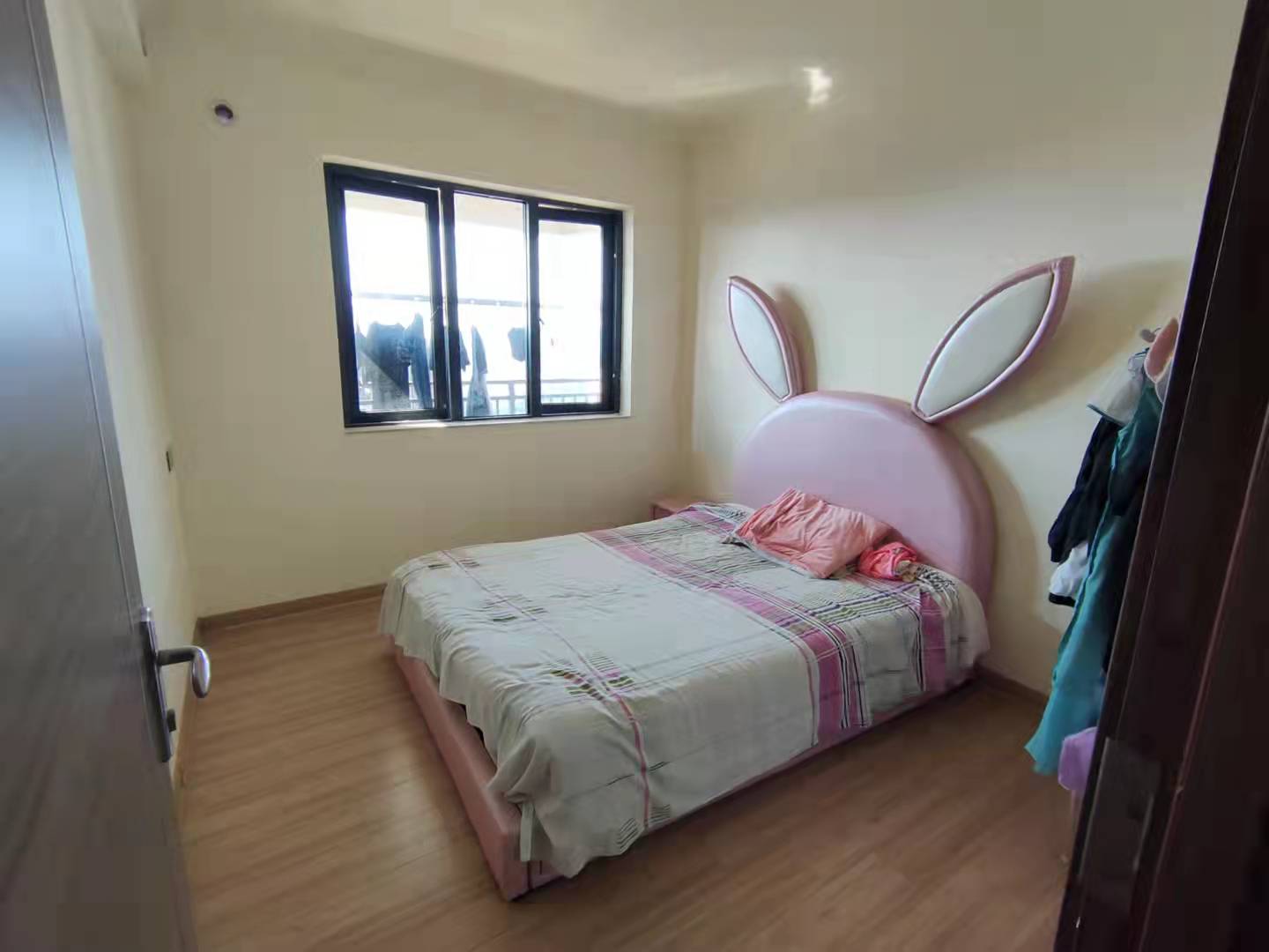 碧桂园梓山府 3室2厅2卫 96.8万 碧桂园梓山府 3室2厅2卫 96.8万卧室