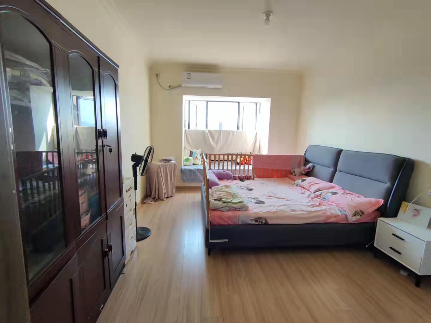 碧桂园梓山府 3室2厅2卫 96.8万 碧桂园梓山府 3室2厅2卫 96.8万卧室