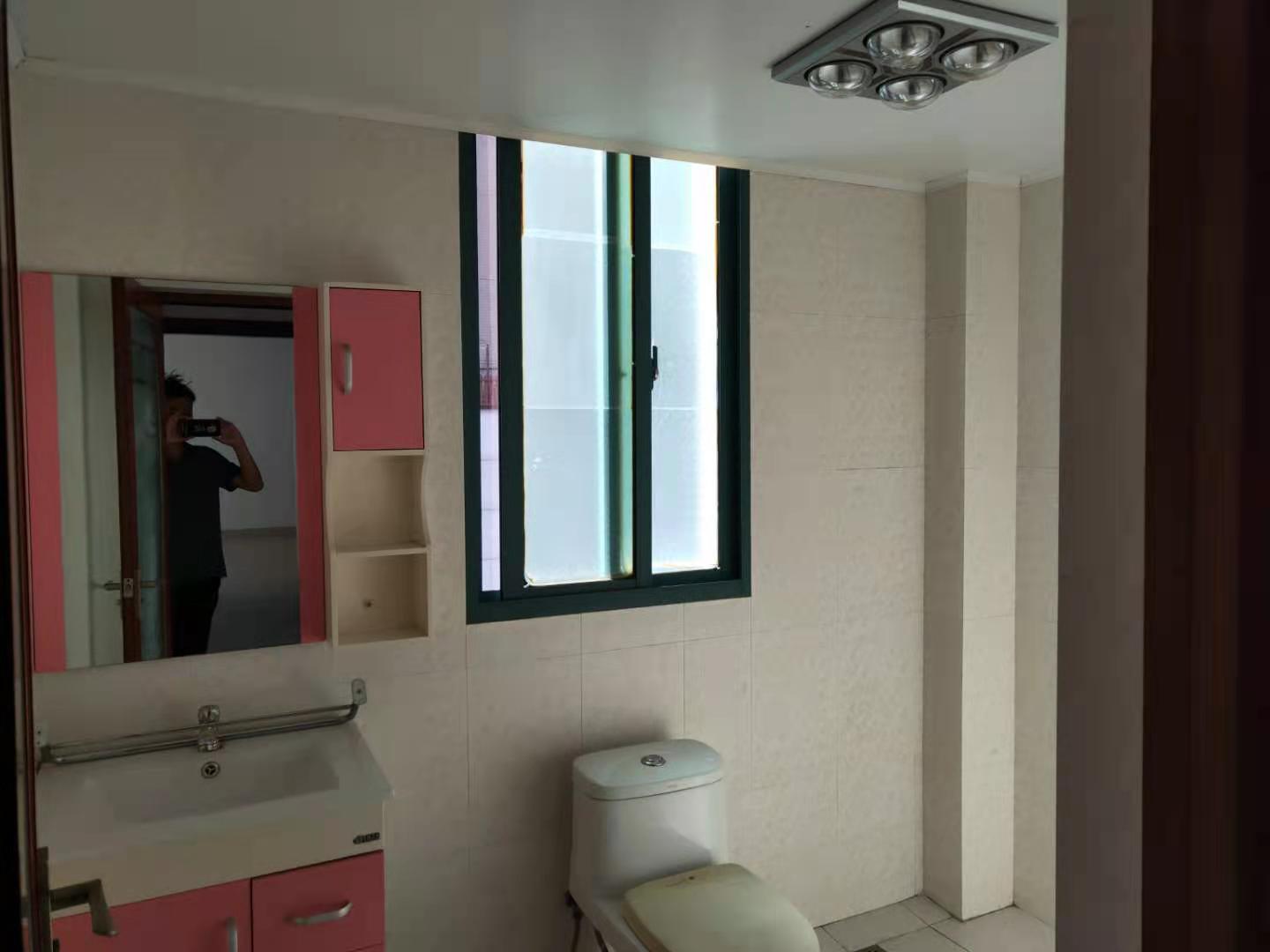 顺枫苑 3室2厅2卫 2800.0元/月 顺枫苑 3室2厅2卫 2800.0元/月室内图