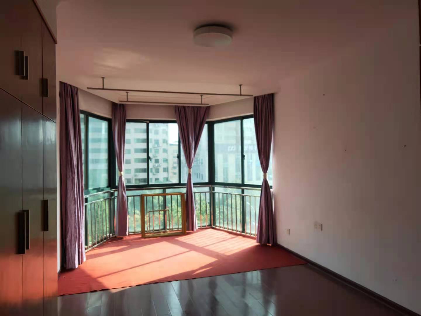 顺枫苑 3室2厅2卫 2800.0元/月 顺枫苑 3室2厅2卫 2800.0元/月室内图