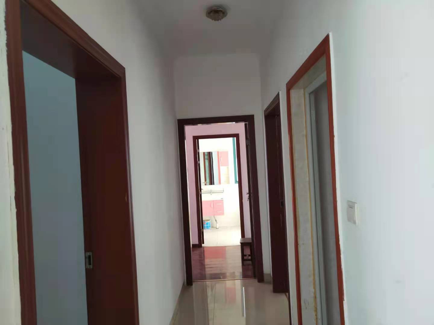 顺枫苑 3室2厅2卫 2800.0元/月 顺枫苑 3室2厅2卫 2800.0元/月室内图