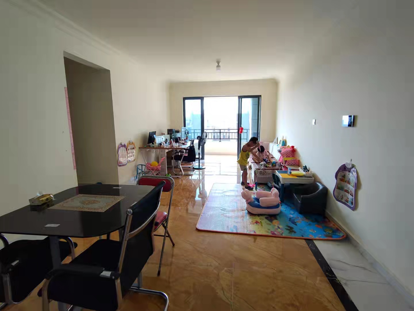 碧桂园梓山府 3室2厅2卫 96.8万 碧桂园梓山府 3室2厅2卫 96.8万客厅