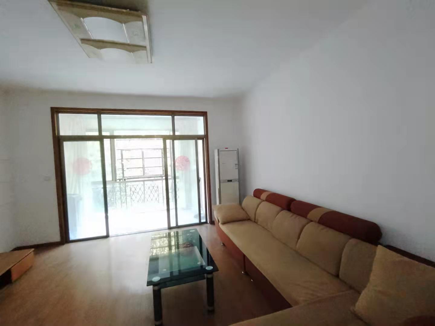 佳宁娜小区(梓山湖小区) 3室2厅2卫 2300.0元/月 佳宁娜小区(梓山湖小区) 3室2厅2卫 2300.0元/月户型图