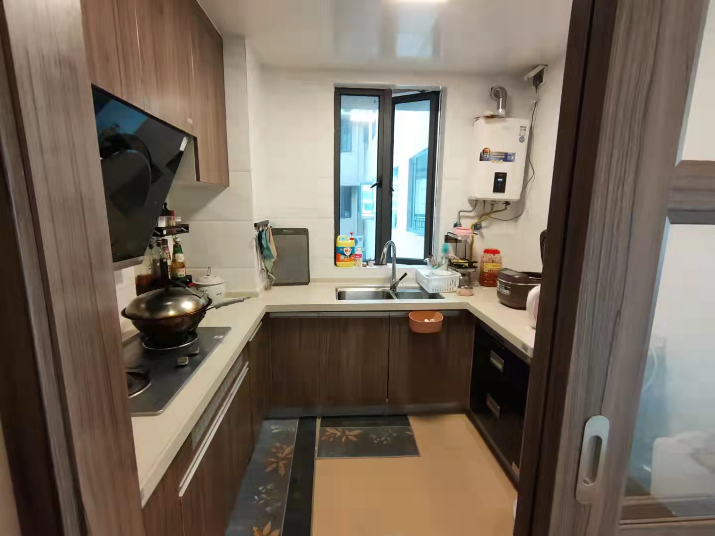 碧桂园梓山府 3室2厅2卫 96.8万 碧桂园梓山府 3室2厅2卫 96.8万厨房