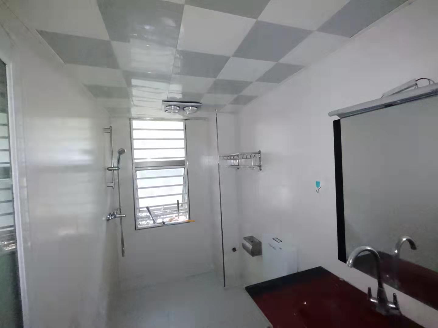 佳宁娜小区(梓山湖小区) 3室2厅2卫 2300.0元/月 佳宁娜小区(梓山湖小区) 3室2厅2卫 2300.0元/月室内图