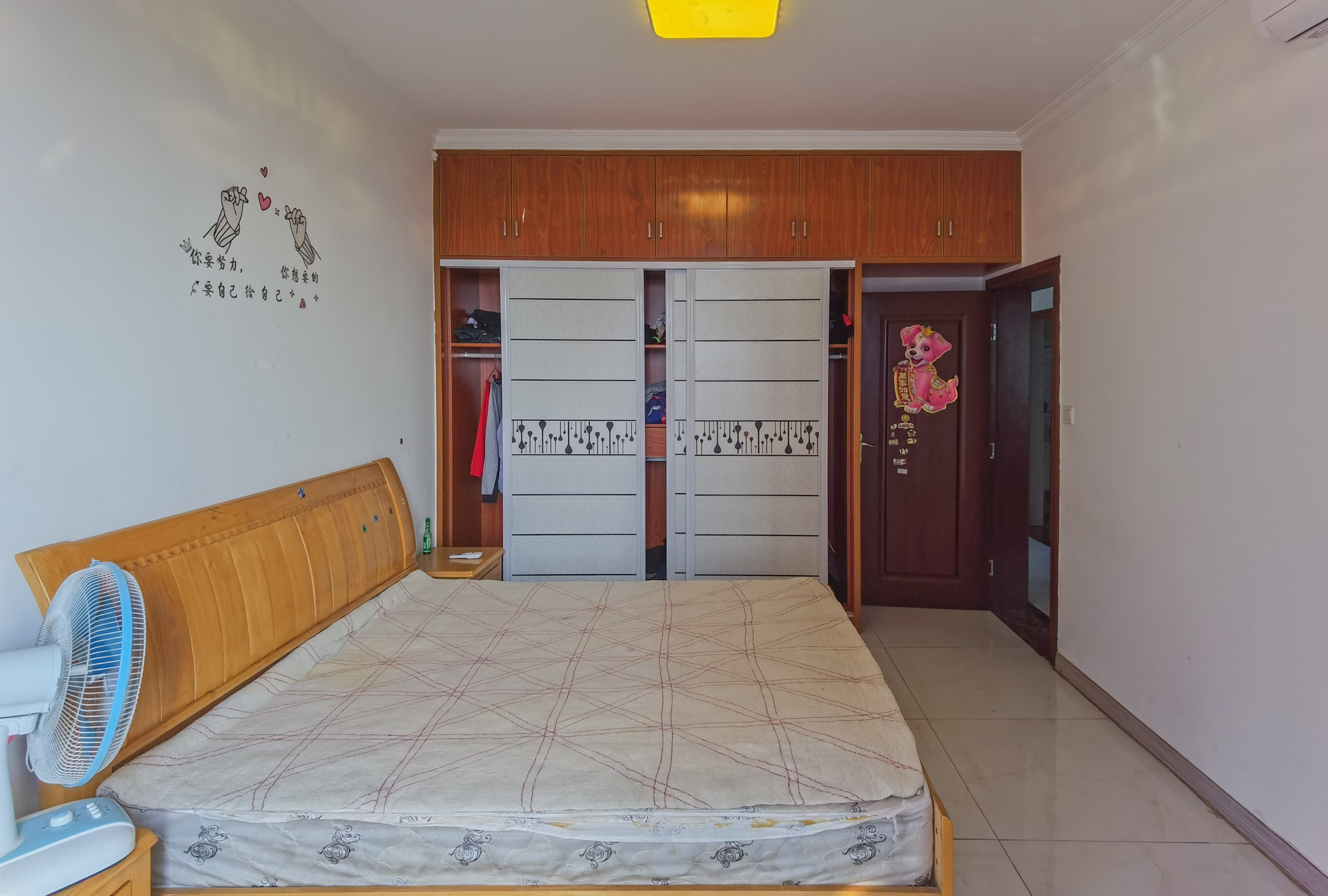 圣华名城建设北路110号 3室2厅1卫 39.8万 圣华名城建设北路110号 3室2厅1卫 39.8万客厅