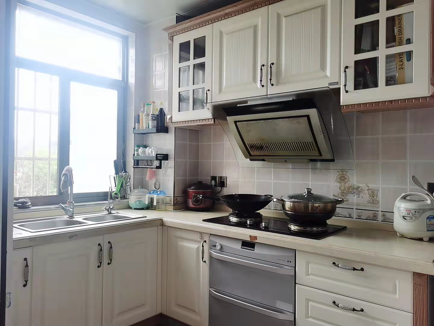 广电记者公寓  3室2厅2卫    105.0万 广电记者公寓  3室2厅2卫    105.0万客厅