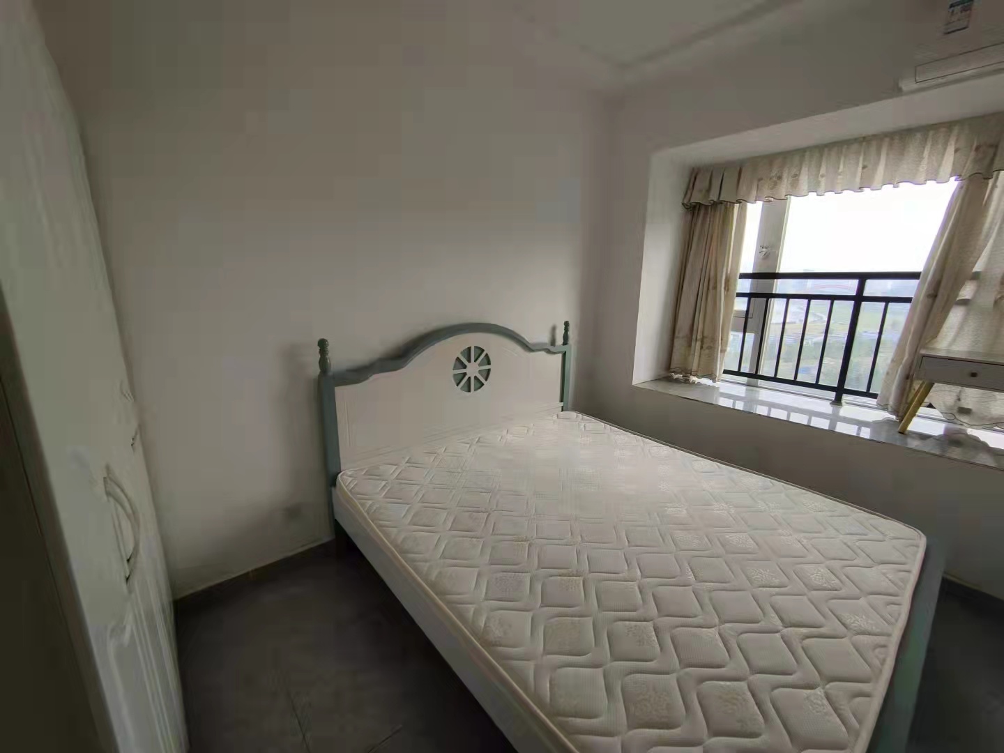 南湖春天  1室1厅1卫    1800.0元/月 南湖春天  1室1厅1卫    1800.0元/月室内图