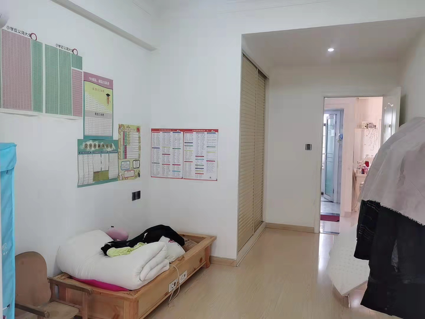 广电记者公寓  3室2厅2卫    105.0万 广电记者公寓  3室2厅2卫    105.0万客厅