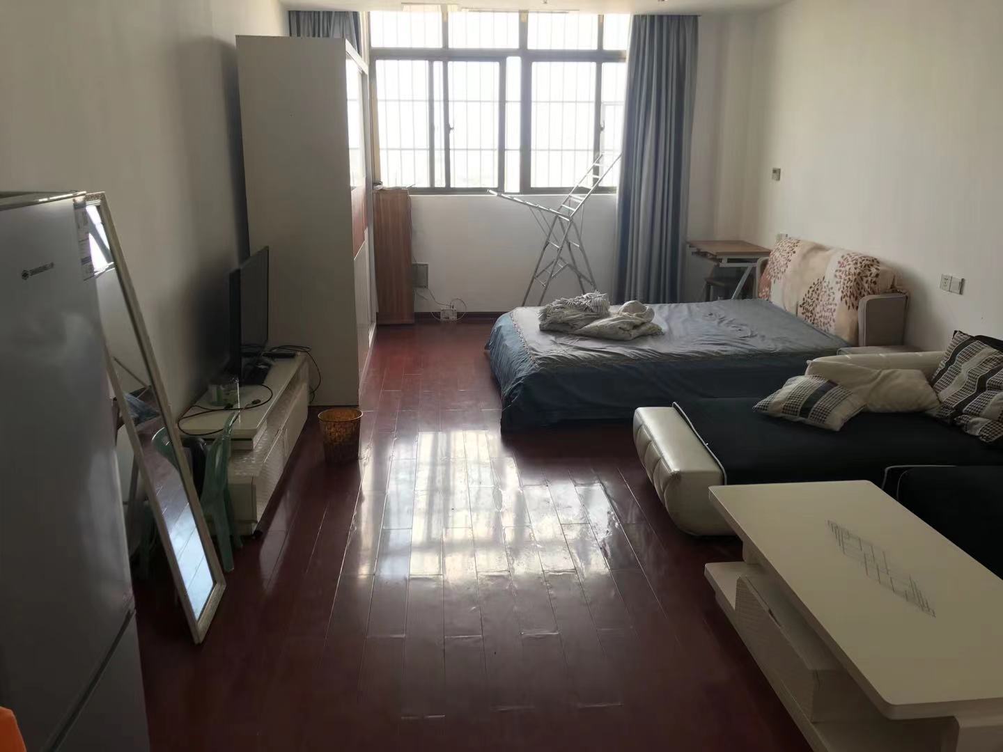 西湖公寓  1室1厅1卫    1200.0元/月 西湖公寓  1室1厅1卫    1200.0元/月户型图