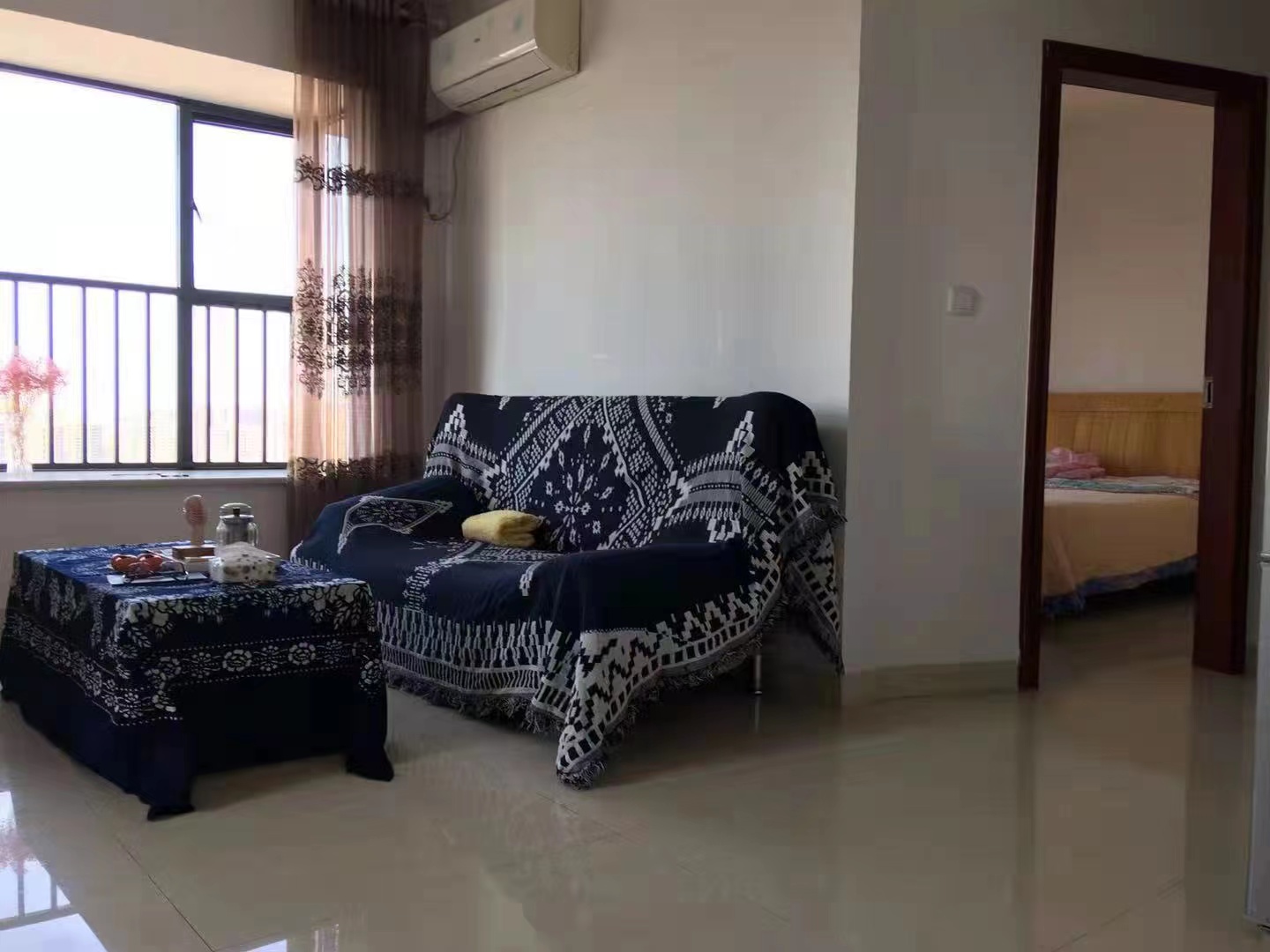 巴陵壹号  1室1厅1卫    1500.0元/月 巴陵壹号  1室1厅1卫    1500.0元/月室内图