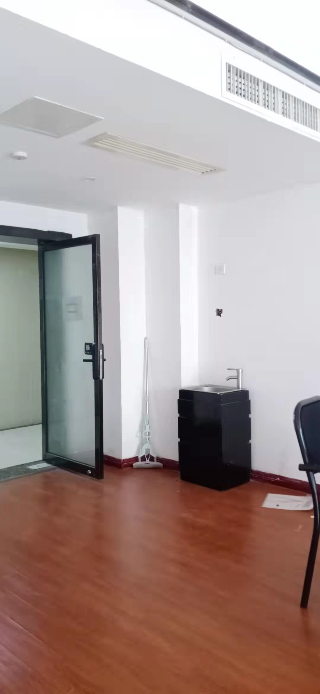 双银大厦 1室1厅1卫 1500.00元/月 双银大厦 1室1厅1卫 1500.00元/月室内图